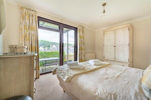 Iron/ironing board, travel cot, free WiFi, bed sheets - 4 Bed in Ambleside (oc-lr054) (Ambleside)