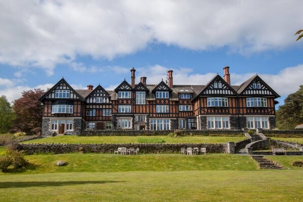 Exterior - 1 Bed in Pullwood Bay Estate (oc-lr220) (Claife)