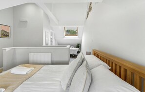 Bügeleisen/Bügelbrett, Reisekinderbett, kostenloses WLAN, Bettwäsche