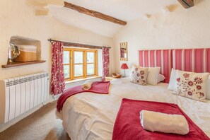 Bügeleisen/Bügelbrett, Reisekinderbett, kostenloses WLAN, Bettwäsche