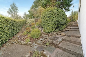 Property grounds - 2 Bed in Ambleside (oc-lr060) (Ambleside)