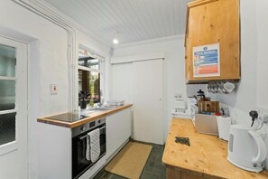 Mikrowelle, Ofen, Kochgeschirr/Geschirr/Besteck