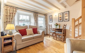 TV, fireplace - 1 Bed in Ambleside (oc-lr167) (Ambleside)