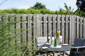 Outdoor dining - Vrbo Property (Cuxhaven)