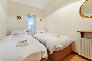 Iron/ironing board, free WiFi, bed sheets - 2 Bed in Ambleside (oc-lr079) (Ambleside)