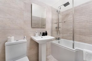 Towels - 2 Bed in Ambleside (oc-lr079) (Ambleside)