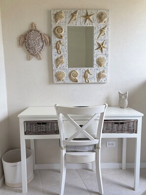 Interior - Apartment In Weston, Saint James (Weston)