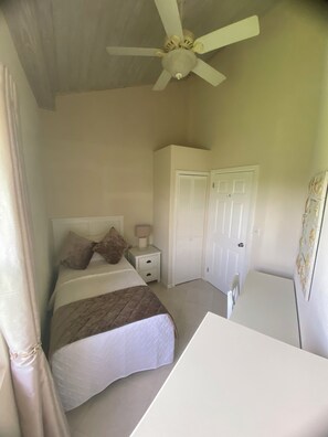 Room - Apartment In Weston, Saint James (Weston)