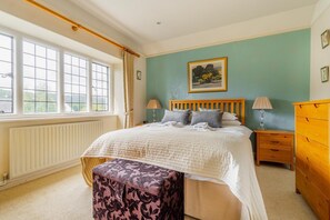 Iron/ironing board, travel cot, free WiFi, bed sheets - 3 Bed in Ambleside (oc-lr042) (Ambleside)