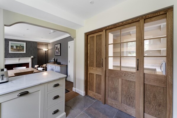 Interior - 3 Bed in Ambleside (oc-lr042) (Ambleside)
