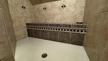 Comfort Triple Room, City View | Spa