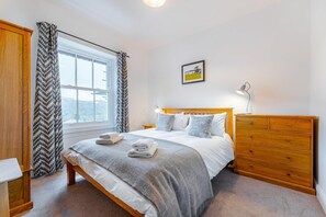 3 bedrooms, iron/ironing board, travel cot, free WiFi - 3 Bed in Ambleside (oc-lr080) (Ambleside)