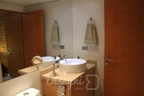 Bathroom - Vrbo Property (Frutillar Bajo)