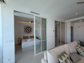 Iron/ironing board, travel cot, free WiFi, bed sheets - Azure Horizon - Luxury Sea View (Torremolinos)