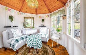 Interior - 5 Bed in Staveley (oc-lr107) (Staveley)