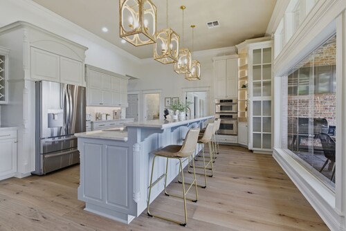  Luxury 3-Bedroom Waterfront Retreat Located on West Fork of Calcasieu River