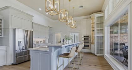 Luxury 3-Bedroom Waterfront Retreat Located on West Fork of Calcasieu River