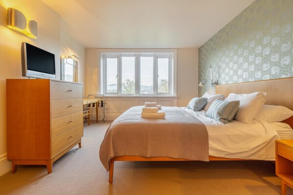 Iron/ironing board, travel cot, free WiFi, bed sheets - 2 Bed in Ambleside (oc-lr211) (Claife)