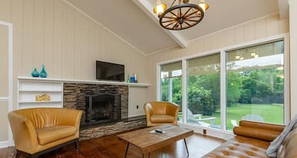 Tranquil 2-bedroom cottage with AC in charming Mount Airy at Serre Vineyards