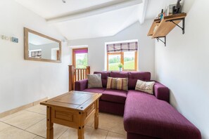 TV - 1 Bed in Ambleside (oc-lr065) (Skelwith)