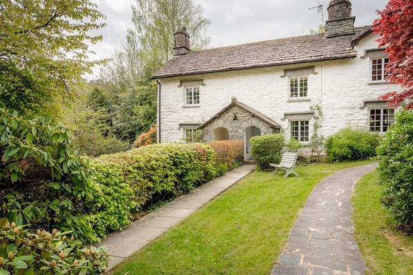 Exterior - 2 Bed in Rydal (oc-lr088) (Rydal)