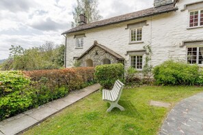 Property grounds - 2 Bed in Rydal (oc-lr088) (Rydal)