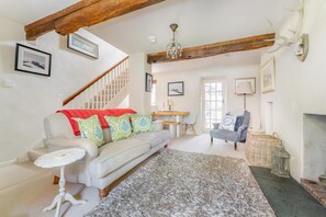 TV, fireplace - 2 Bed in Rydal (oc-lr088) (Rydal)