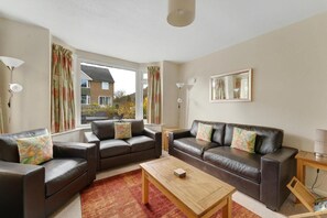 TV, fireplace - 3 Bed in Keswick (oc-lr188) (Keswick)