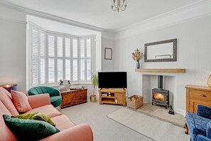 TV, fireplace - 3 Bed in Windermere (oc-lr195) (Windermere)