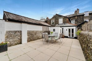 Outdoor dining - 3 Bed in Windermere (oc-lr195) (Windermere)