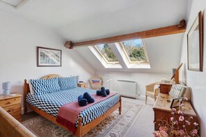 Iron/ironing board, travel cot, free WiFi, bed sheets - 3 Bed in Grasmere (oc-lr193) (Grasmere)