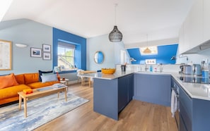 Microwave, oven, dishwasher, high chair - 1 Bed in Bowness (oc-lr150) (Bowness on Windermere)
