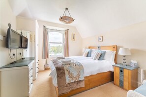 Iron/ironing board, travel cot, free WiFi, bed sheets - 7 Bed in Ambleside (oc-lr053) (Ambleside)