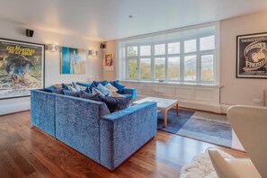 TV - 2 Bed in Ambleside (oc-lr218) (Claife)