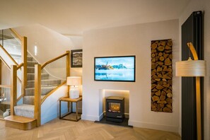 Interior - 3 Bed in Windermere (oc-lr227) (Windermere)