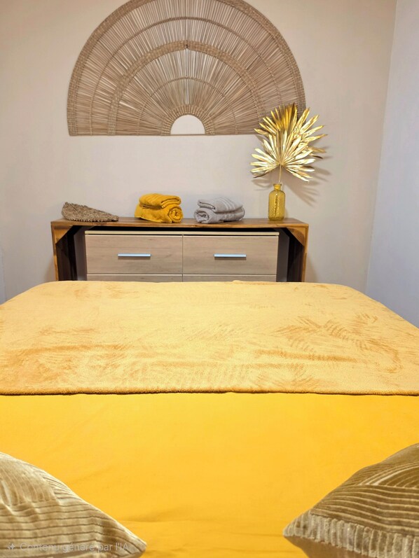 Room - Vrbo Property (Saint-François)