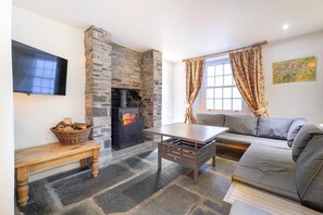 Fernseher, Kamin