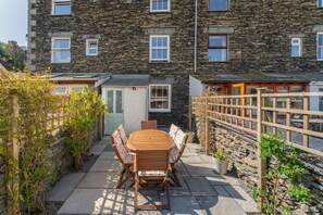 Outdoor dining - 3 Bed in Windermere (oc-lr044) (Windermere)