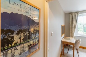Interior - 3 Bed in Windermere (oc-lr044) (Windermere)