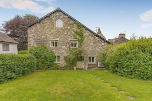 Exterior - 3 Bed in Hawkshead (oc-lr046) (Claife)