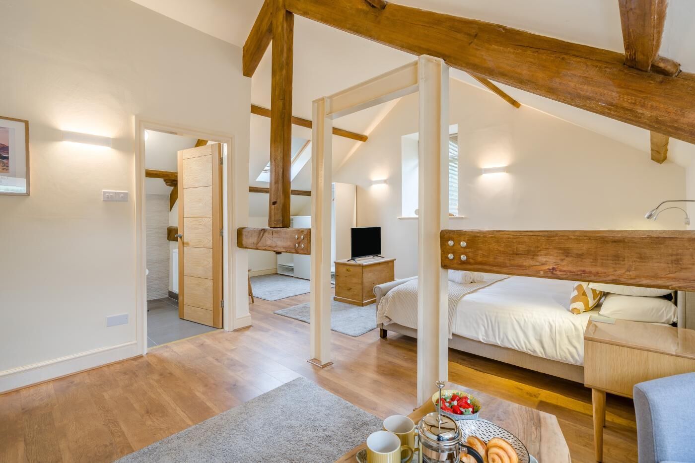 3 bedrooms, iron/ironing board, travel cot, free WiFi