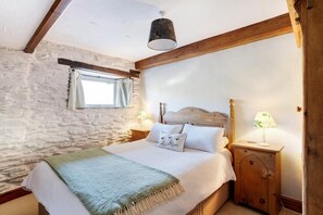 Iron/ironing board, travel cot, free WiFi, bed sheets - 2 Bed in Ambleside (oc-lr177) (Ambleside)