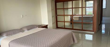 Deluxe House, 3 Bedrooms, Balcony | Iron/ironing board, WiFi (free)