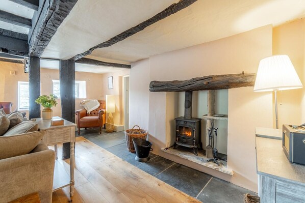 TV, fireplace - 5 Bed in Hawkshead (oc-lr134) (Hawkshead)
