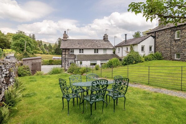 Outdoor dining - 2 Bed in Ambleside (oc-lr059) (Skelwith)