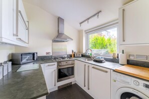 Microwave, oven, dishwasher, high chair - 2 Bed in Ambleside (oc-lr059) (Skelwith)
