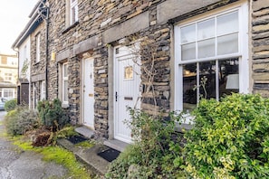 Exterior detail - 3 Bed in Ambleside (oc-lr020) (Ambleside)