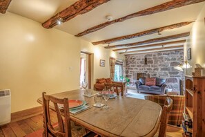 Dining - 1 Bed in Whitchurch (oc-t41404) (Symonds Yat)