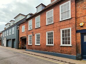 Exterior - 4 Bed in Lymington (oc-c41423) (Lymington)