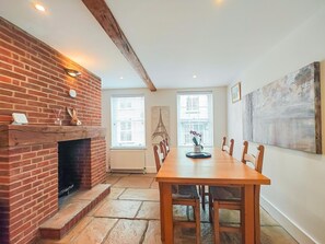 Dining - 4 Bed in Lymington (oc-c41423) (Lymington)